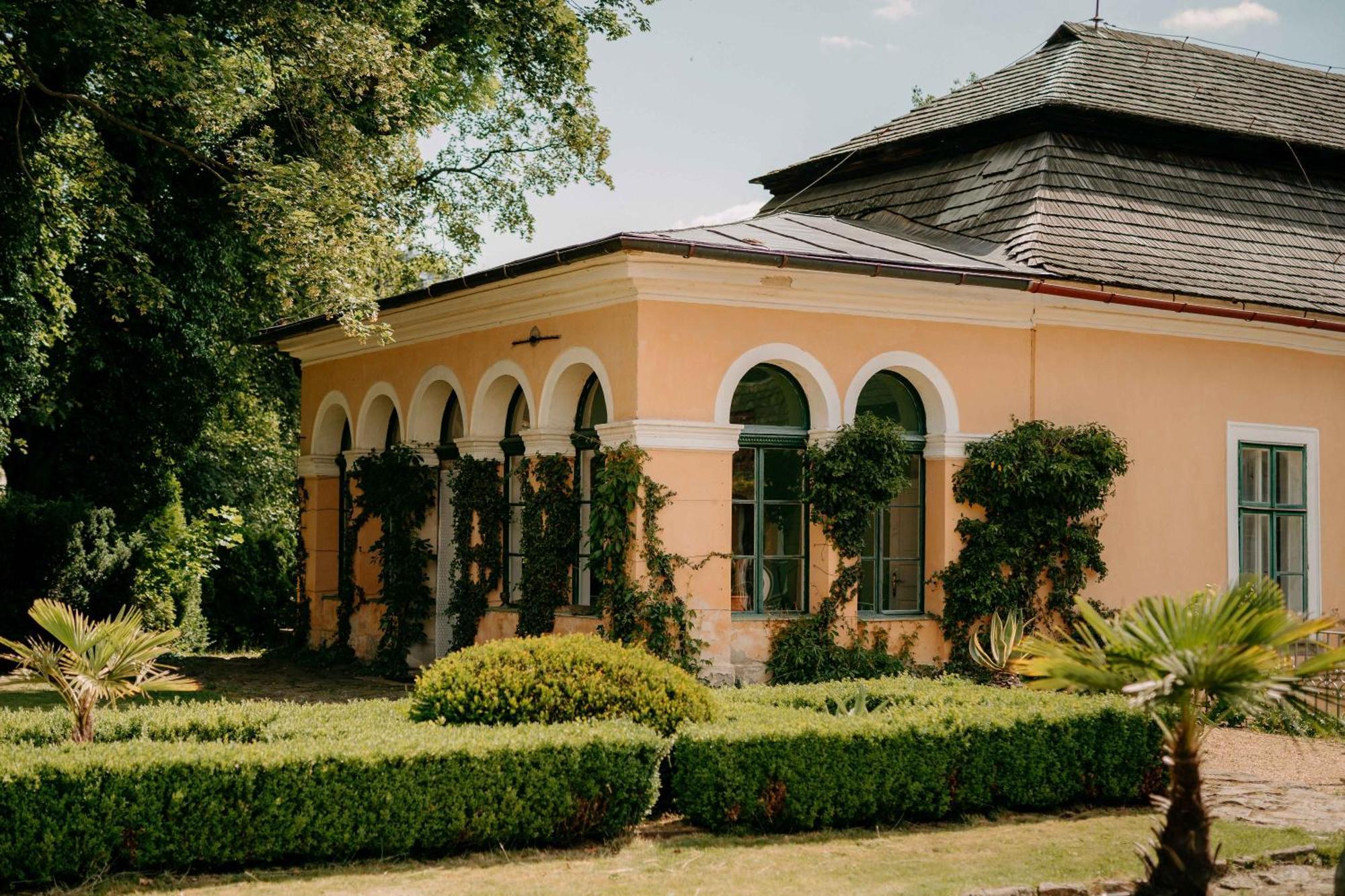 Zamek Usobi Apartment Luaran gambar