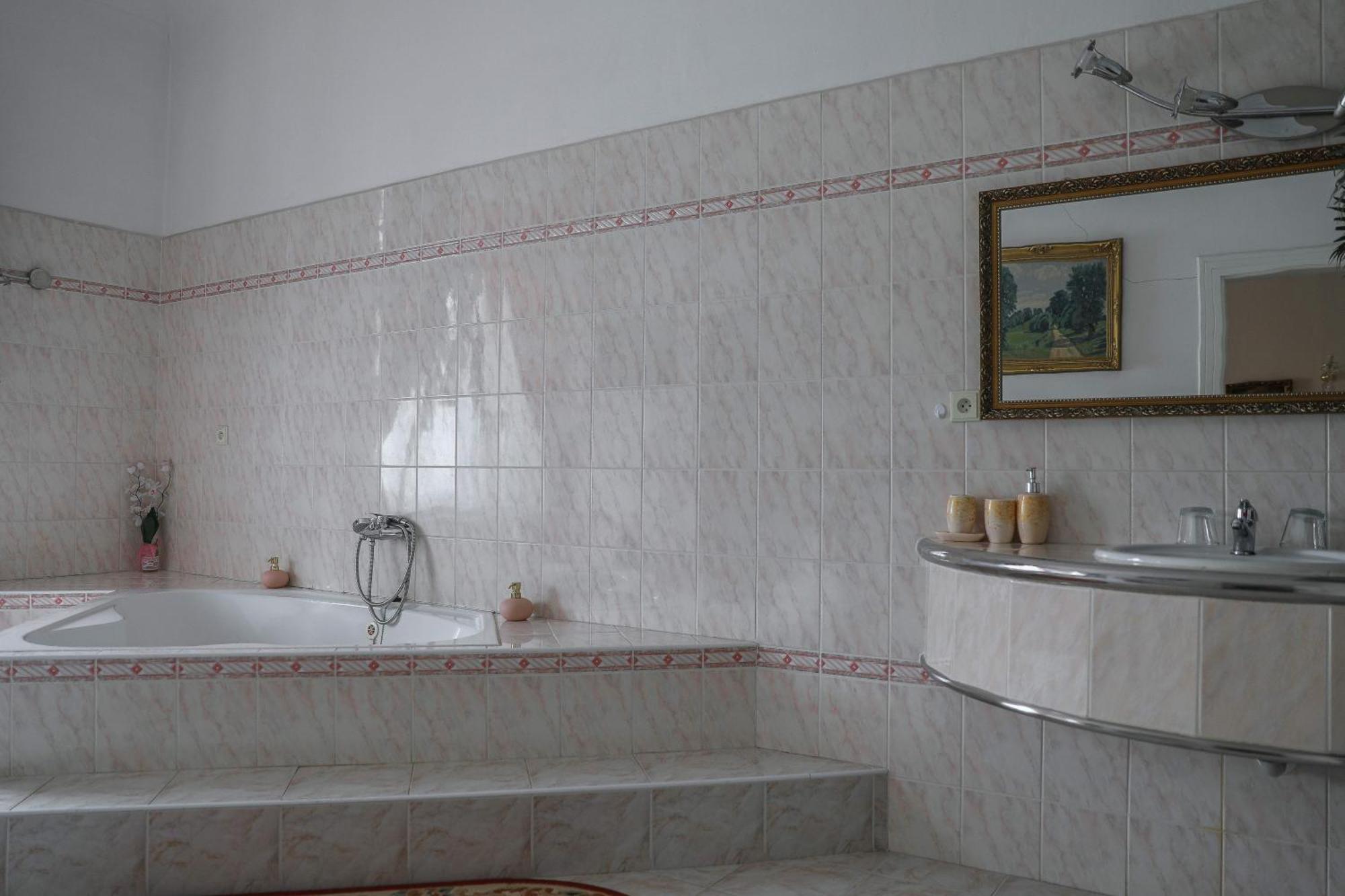 Zamek Usobi Apartment Luaran gambar