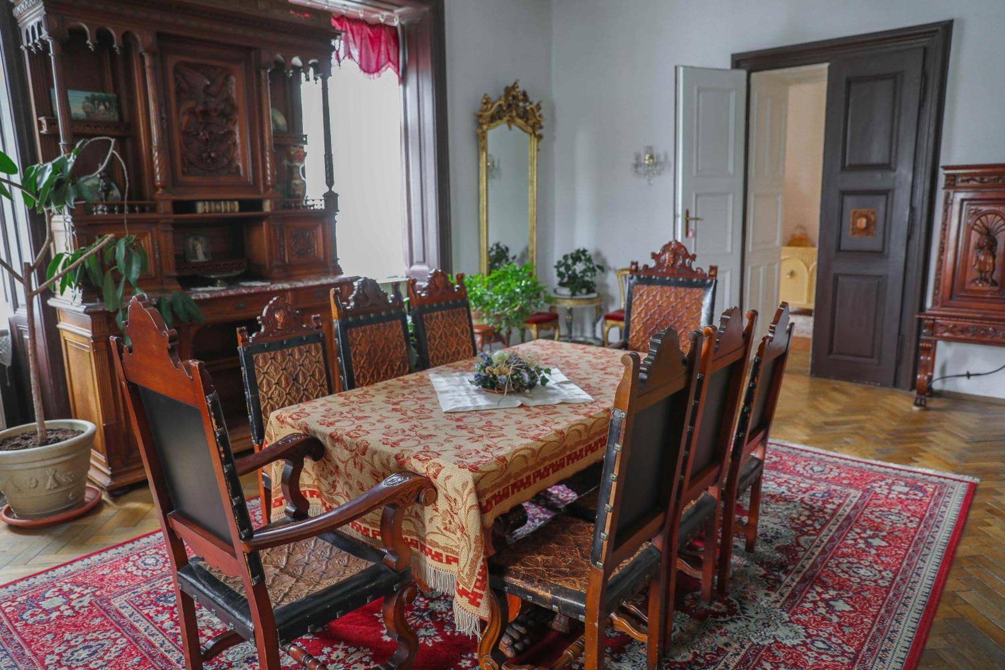 Zamek Usobi Apartment Luaran gambar