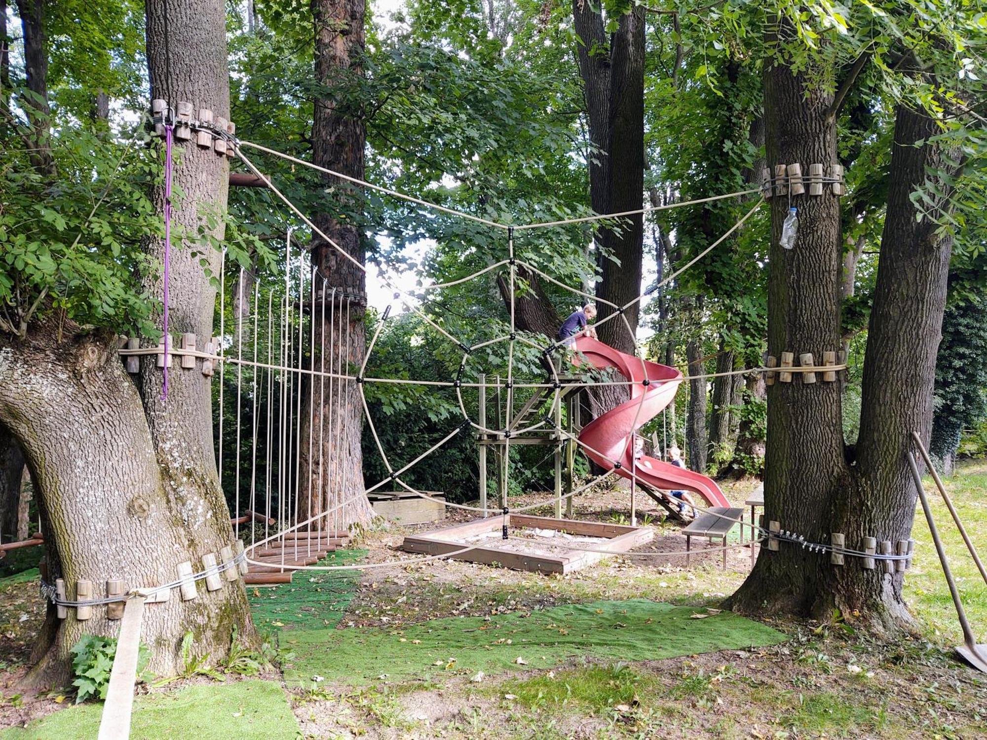 Zamek Usobi Apartment Luaran gambar