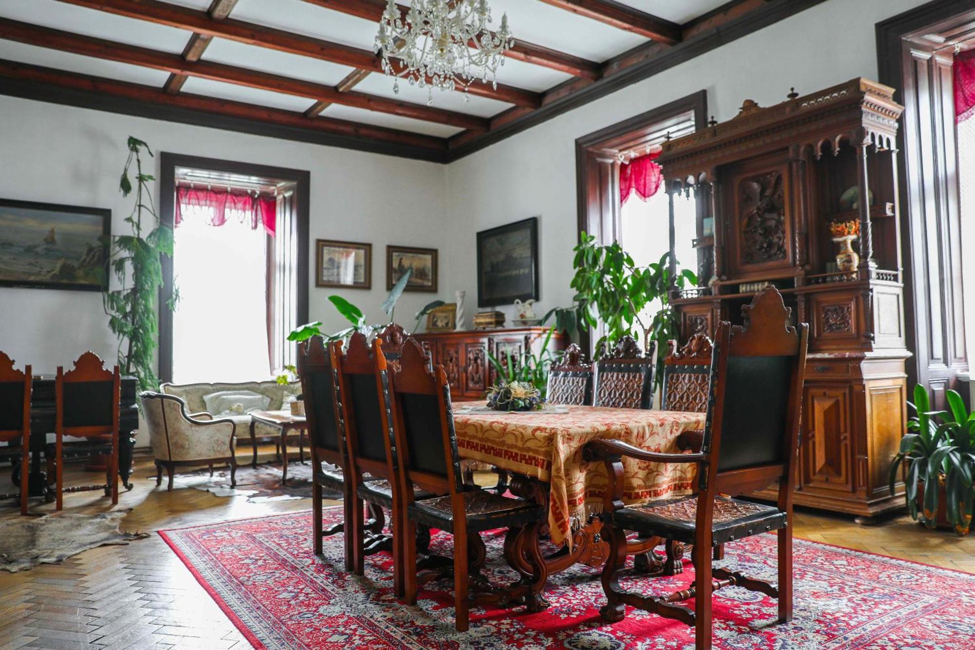 Zamek Usobi Apartment Luaran gambar