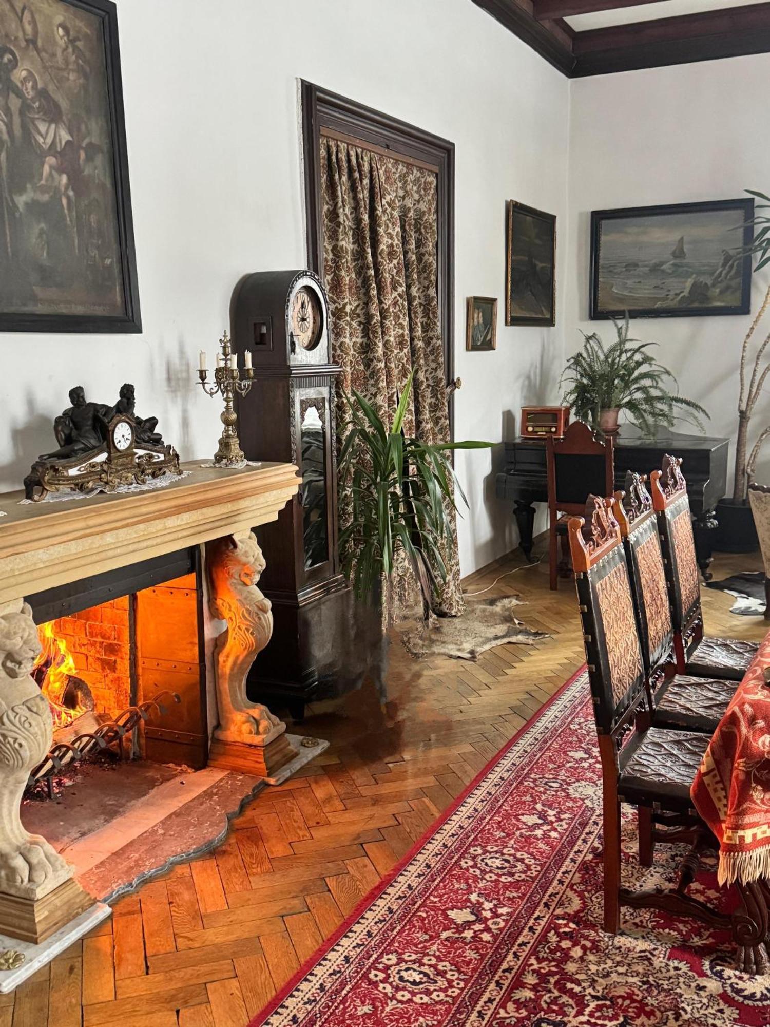 Zamek Usobi Apartment Luaran gambar