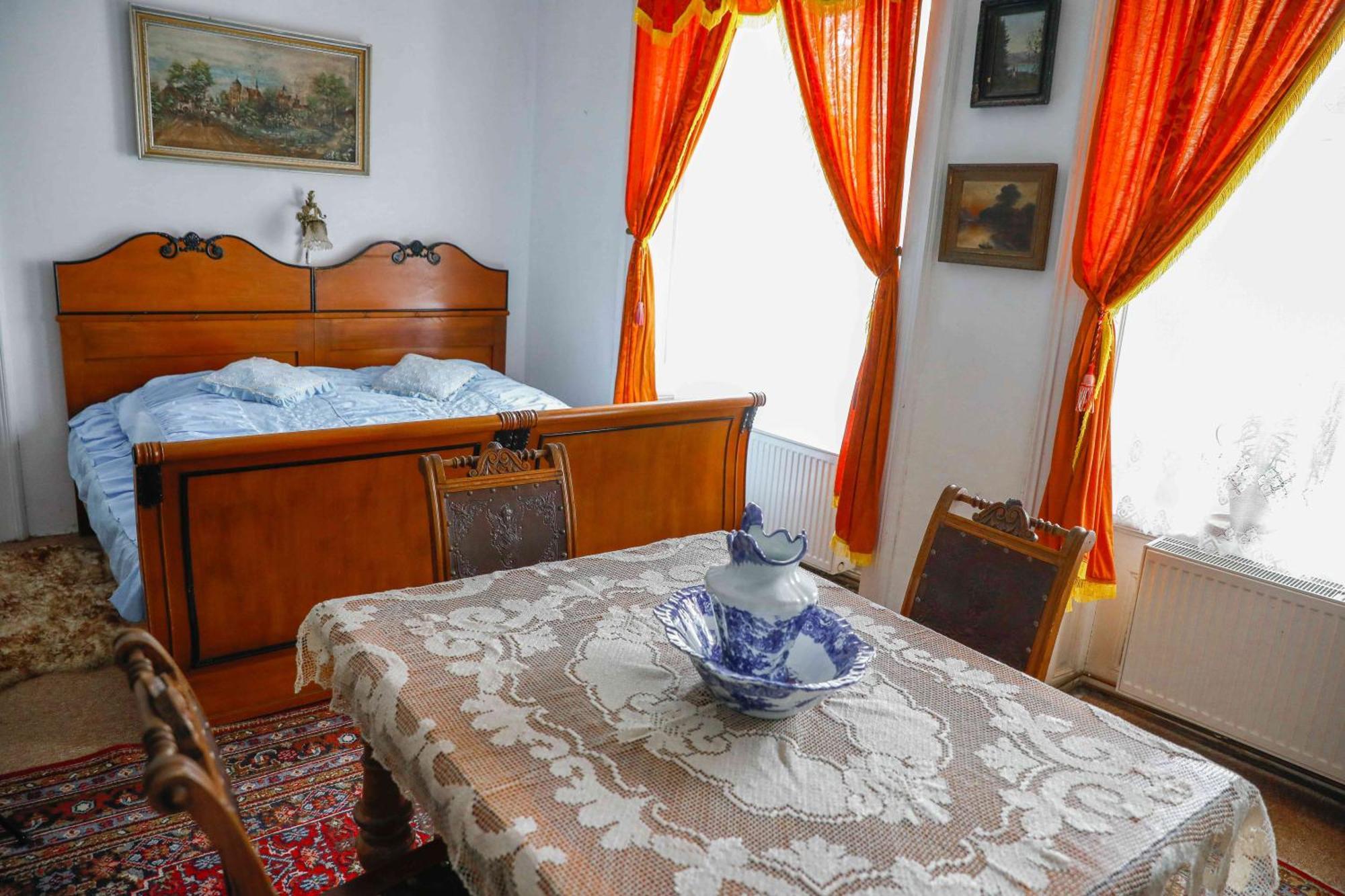 Zamek Usobi Apartment Luaran gambar
