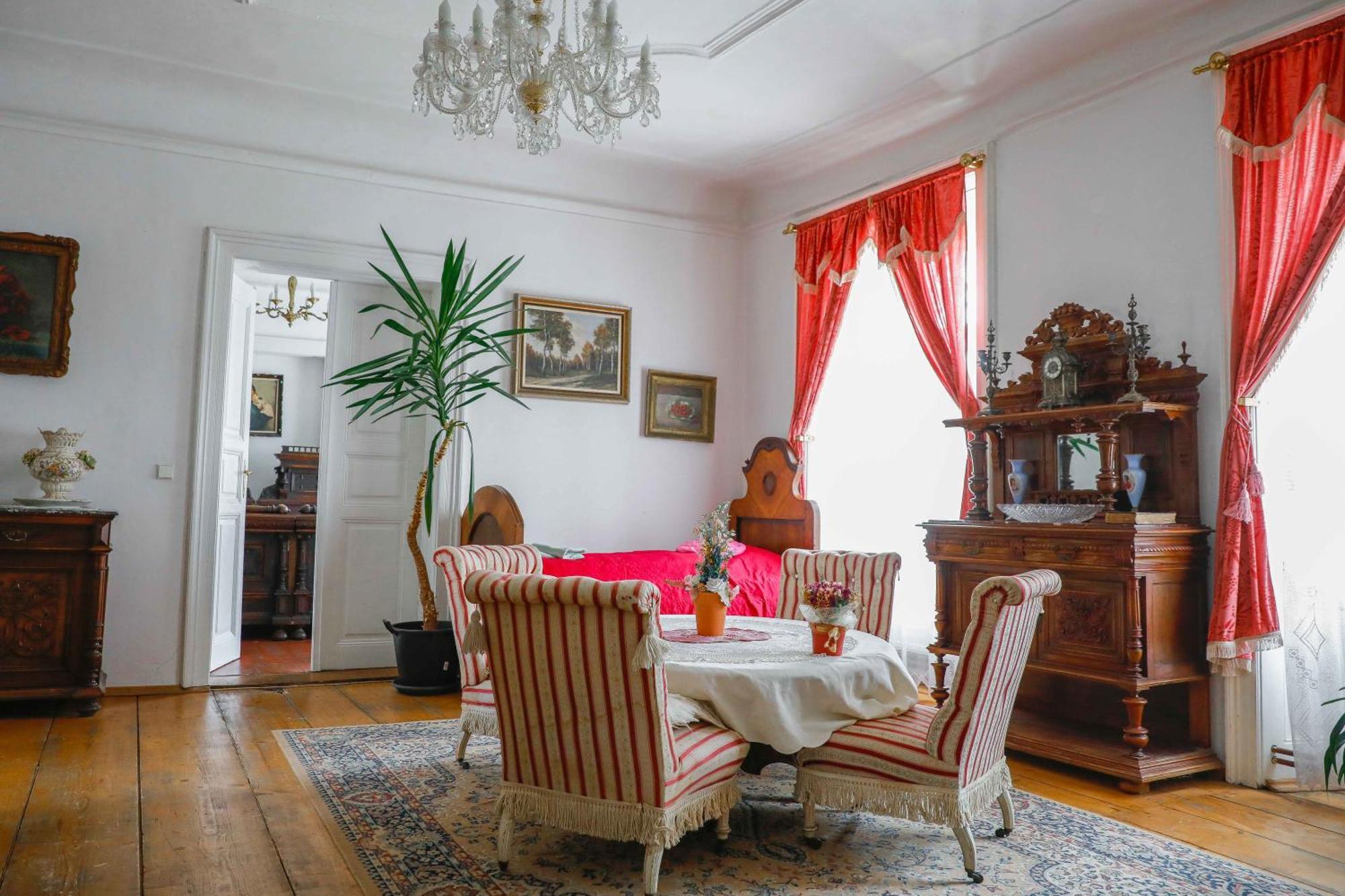Zamek Usobi Apartment Luaran gambar