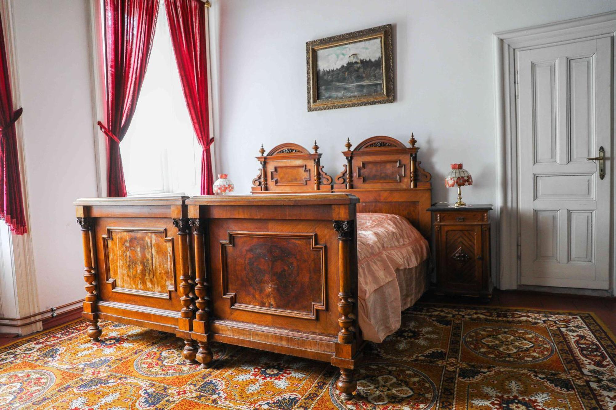 Zamek Usobi Apartment Luaran gambar